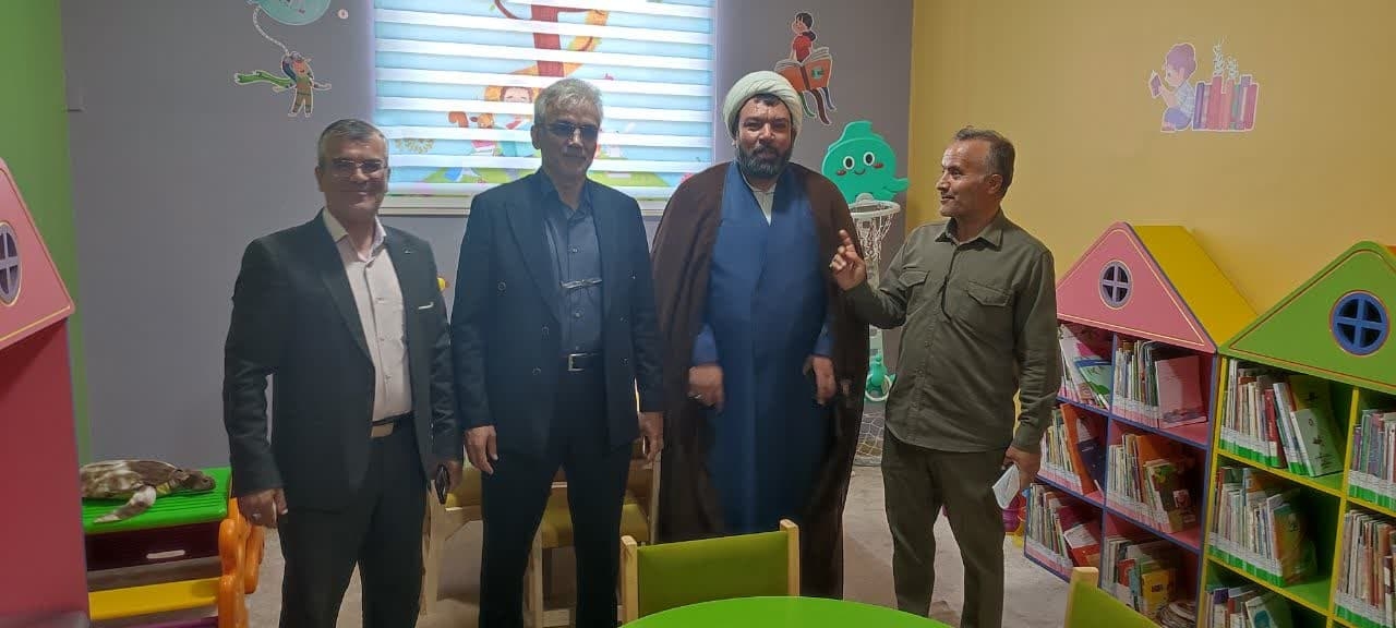 بازدید مسئولان ارشد از کتابخانه عمومی روستای علیشار