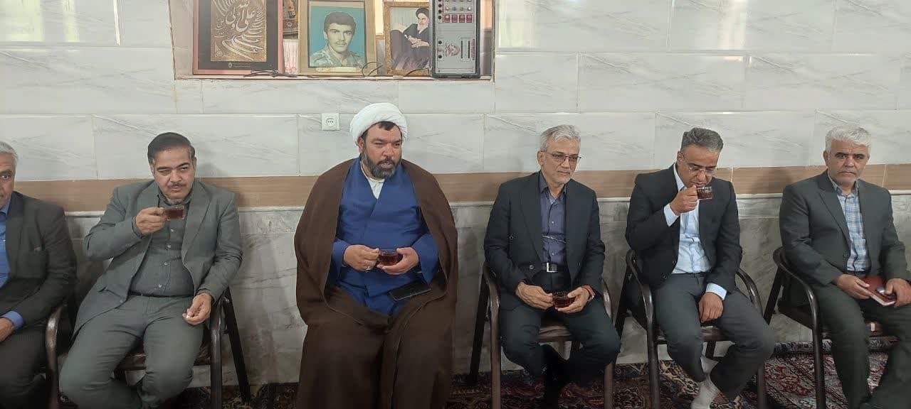 بازدید دکتر احمدی از روستای لار با هدف بررسی مشکلات روستایی