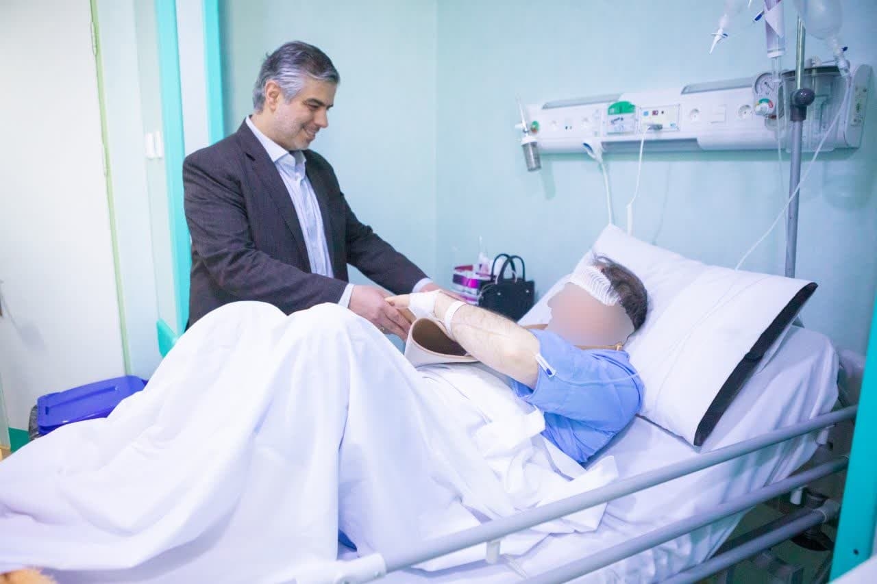 عیادت استاندار مرکزی از مجروحان جنایات رژیم صهیونیستی