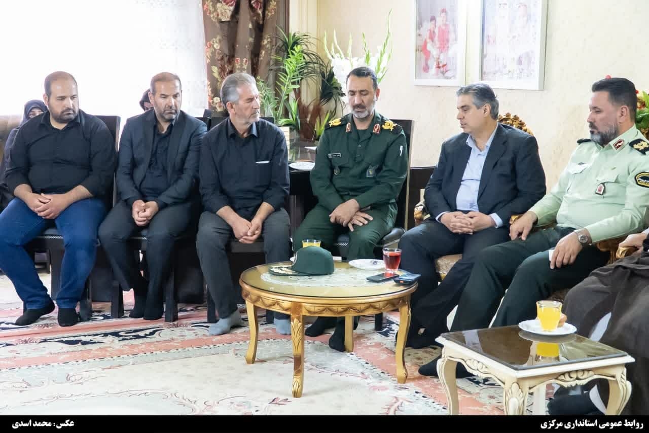 دیدار استاندار مرکزی با خانواده شهدای جنایات رژیم صهیونیستی