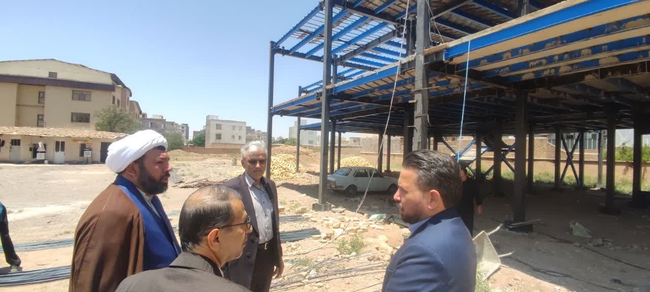 بازدید دکتر احمدی و نماینده مردم از پروژه ساخت مدرسه ۱۲ کلاسه آزاده شهر مأمونیه