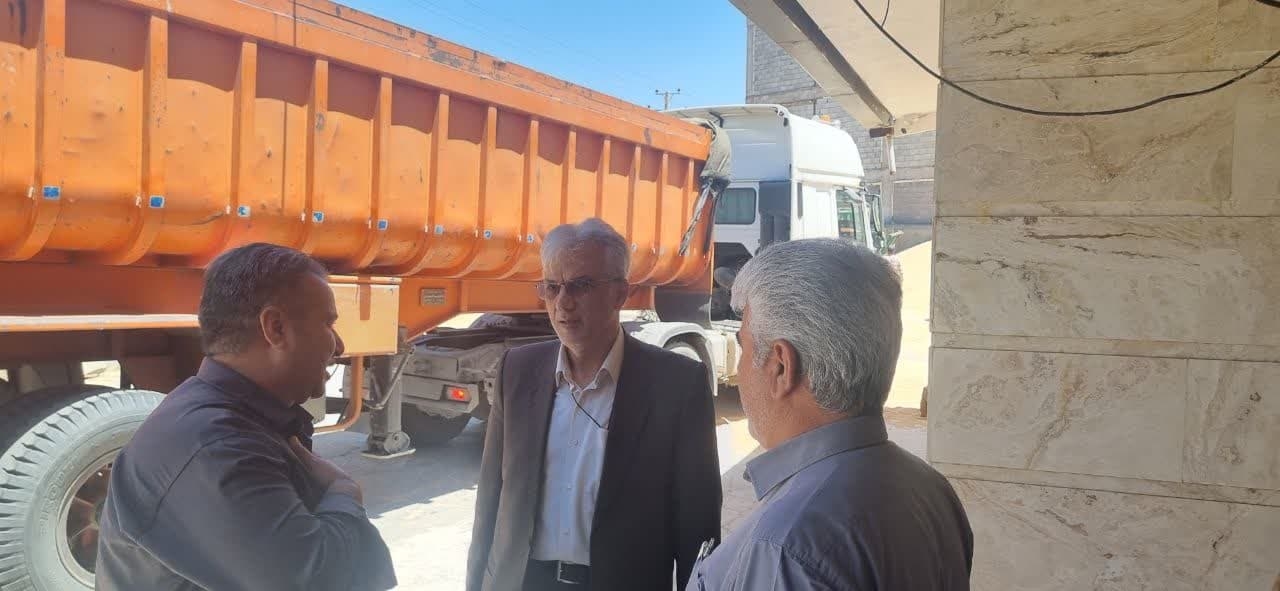 بازدید دکتر احمدی از فرایند خرید تضمینی گندم در تعاونی آزادی مأمونیه