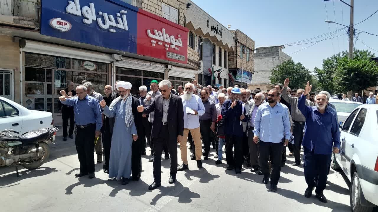 حضور دکتر احمدی در نماز جمعه و راهپیمایی جمعه‌های شهر پرندک