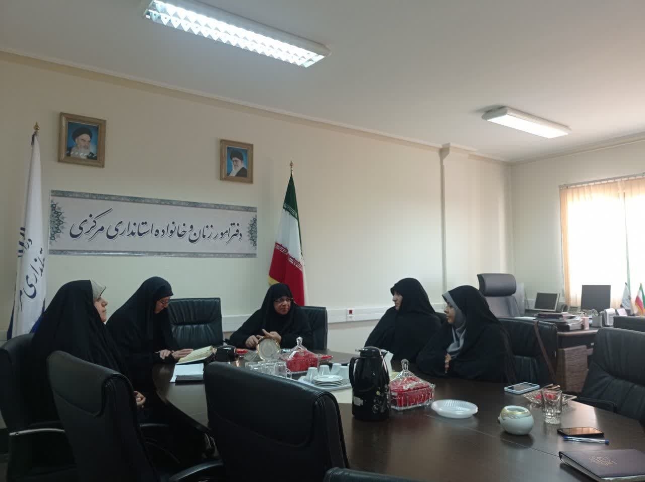 به ریاست مدیرکل امورزنان وخانواده استانداری بیستمین جلسه ستاد بانوان پشتیبانی از جنگ  با حضور مسئولین کمیته ها در محل دفتر تشکیل شد .

چهارشنبه ۴ تیر ۱۴۰۴