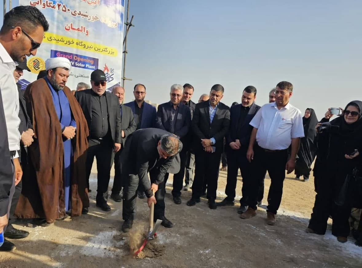 وزیر نیرو: نیروگاه‌های خورشیدی، کلید حل ناترازی انرژی و کاهش آلودگی هوا است