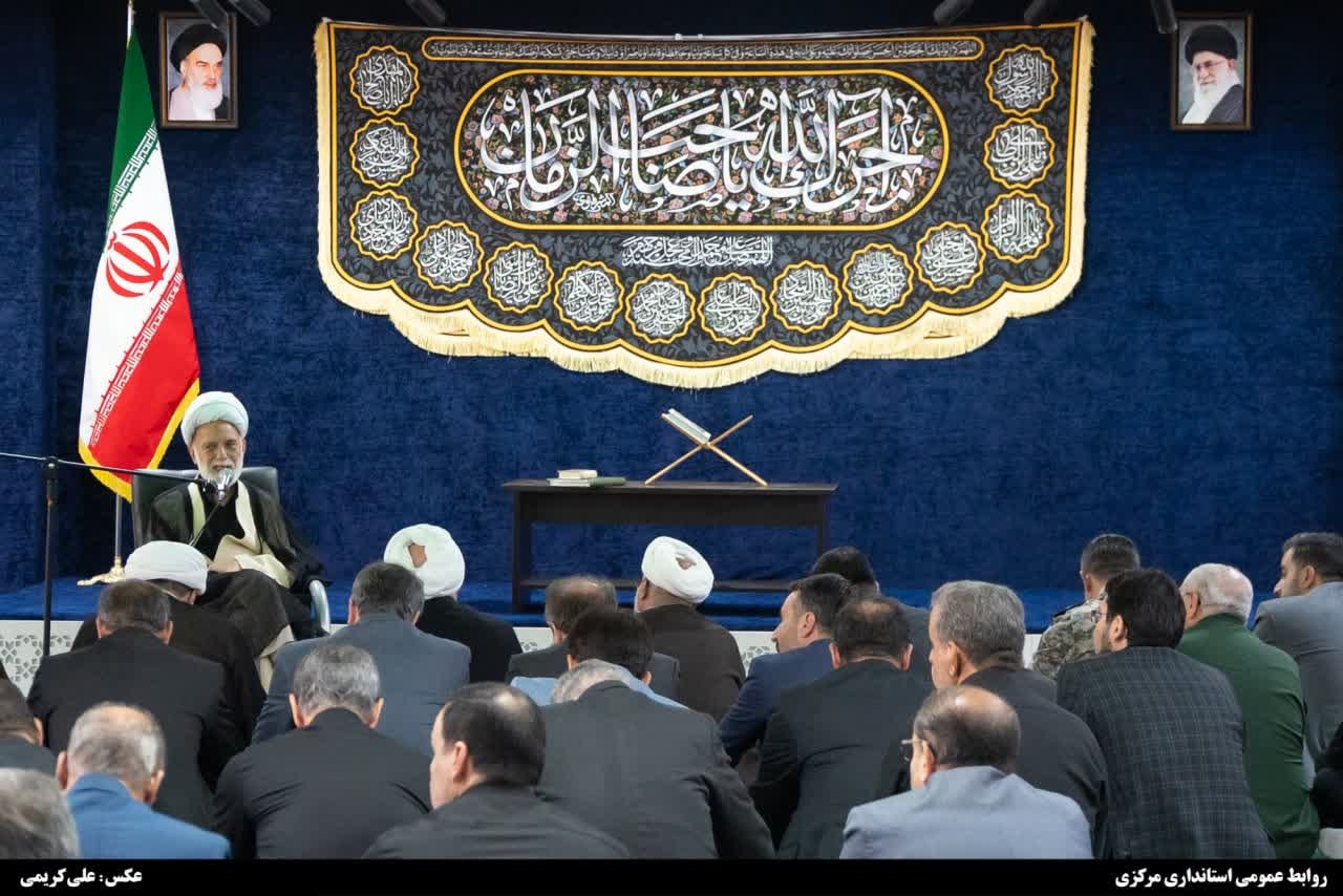 🔻جلسه درس اخلاق مدیران و عزاداری ایام شهادت سید الشهدا (ع) 

🔹جلسه درس اخلاق مدیران و عزاداری ایام شهادت سرور و سالار شهیدان حضرت اباعبدالله الحسین (ع) با سخنرانی آیت الله دری نجف آبادی نماینده ولی فقیه در استان و جمعی از مدیران و ... استان و اراک در مجتمع حوزوی خاتم الانبیا (ص) برگزار شد.