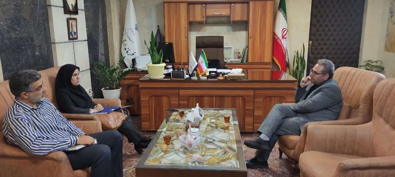 دیدار مدیر صندوق بازنشستگی کشوری استان مرکزی با فرماندار محلات