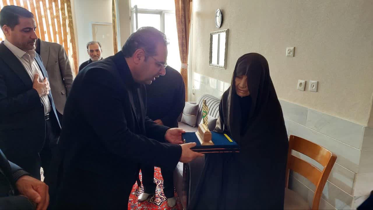 دیدار با خانواده‌های معظم شهدا و جانبازان دفاع مقدس در هفته گرامیداشت قوه قضائیه