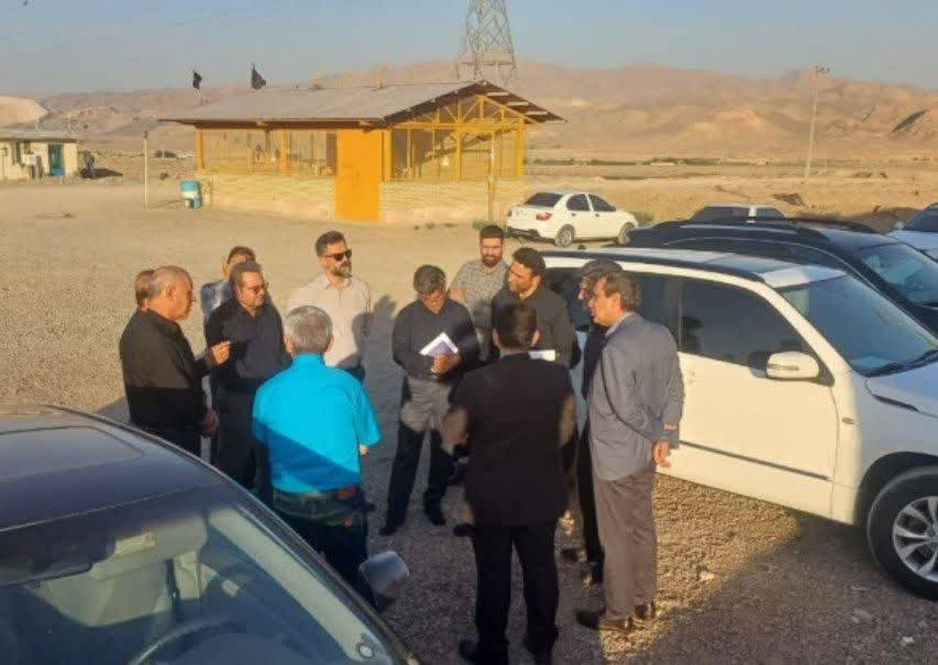 بازدید فرماندار شهرستان محلات و معاون ساخت شرکت مادر تخصصی ساخت و توسعه زیربناهای حمل و نقل کشور از پروژه تکمیل باند دوم جاده زیرآب محلات