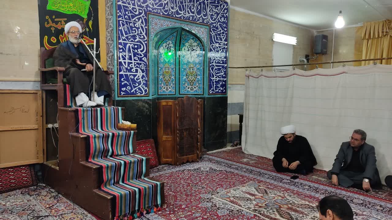 حضور فرماندار شهرستان محلات در مراسم عزاداری شب تاسوعای حسینی(ع) در روستای سبزکندر