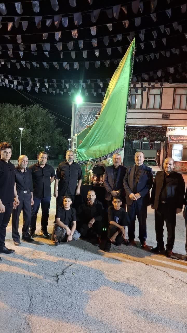 حضور شبانگاهی  حاجی علی بیگی سرپرست فرمانداری شهرستان اراک و قدیری بخشدار مرکزی  در آیین‌های عزاداری ماه محرم در روستای ضامنجان
