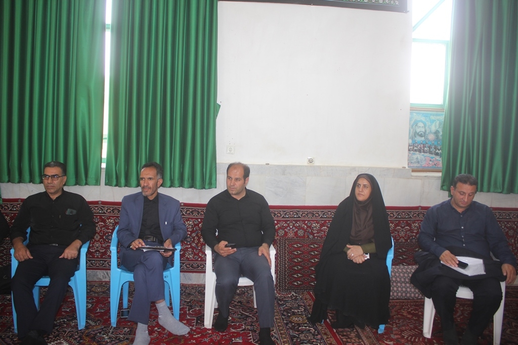 نشست بررسی مسائل و مشکلات روستای بهدشت شهرستان خمین برگزار شد
