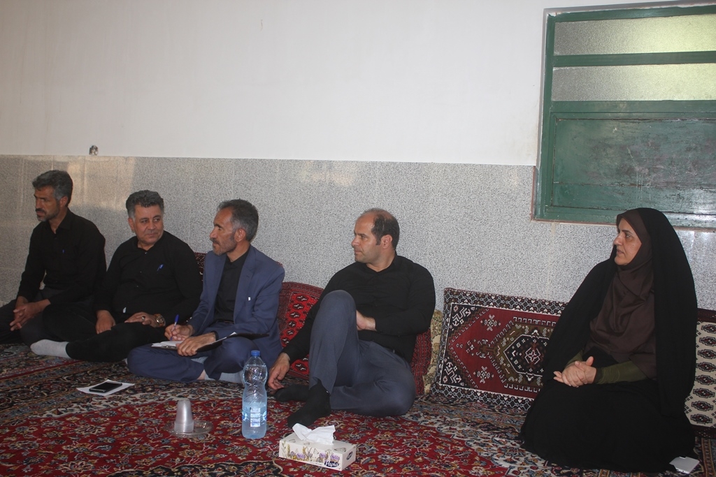 نشست بررسی مسائل و مشکلات روستای رباط ارجمند شهرستان خمین برگزار شد