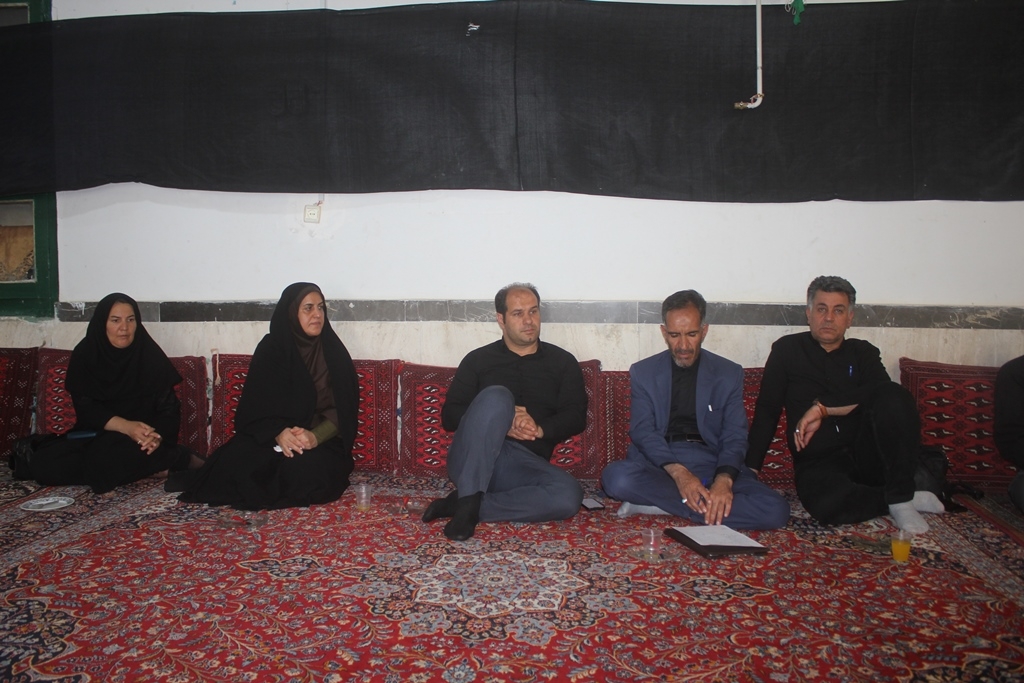 نشست بررسی مسائل و مشکلات روستای اسد آباد شهرستان خمین برگزار شد