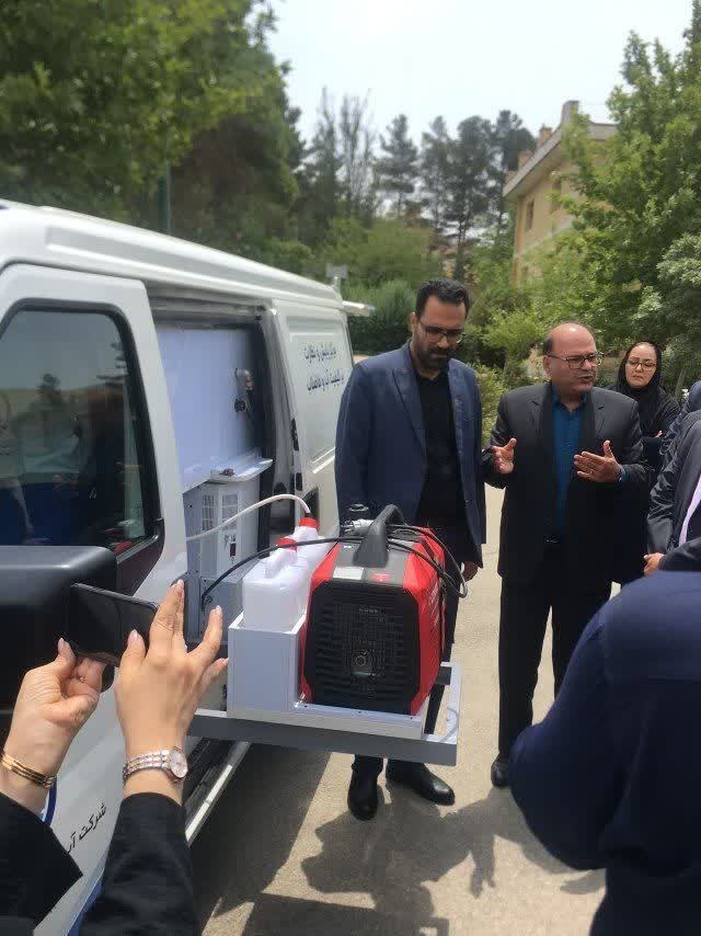 جلسه‌ آیین رونمایی و آغاز بهره برداری از آزمایشگاه سیار آب آشامیدنی با حضور آقایان پزشگ‌نیا مدیرکل پدافند غیرعامل