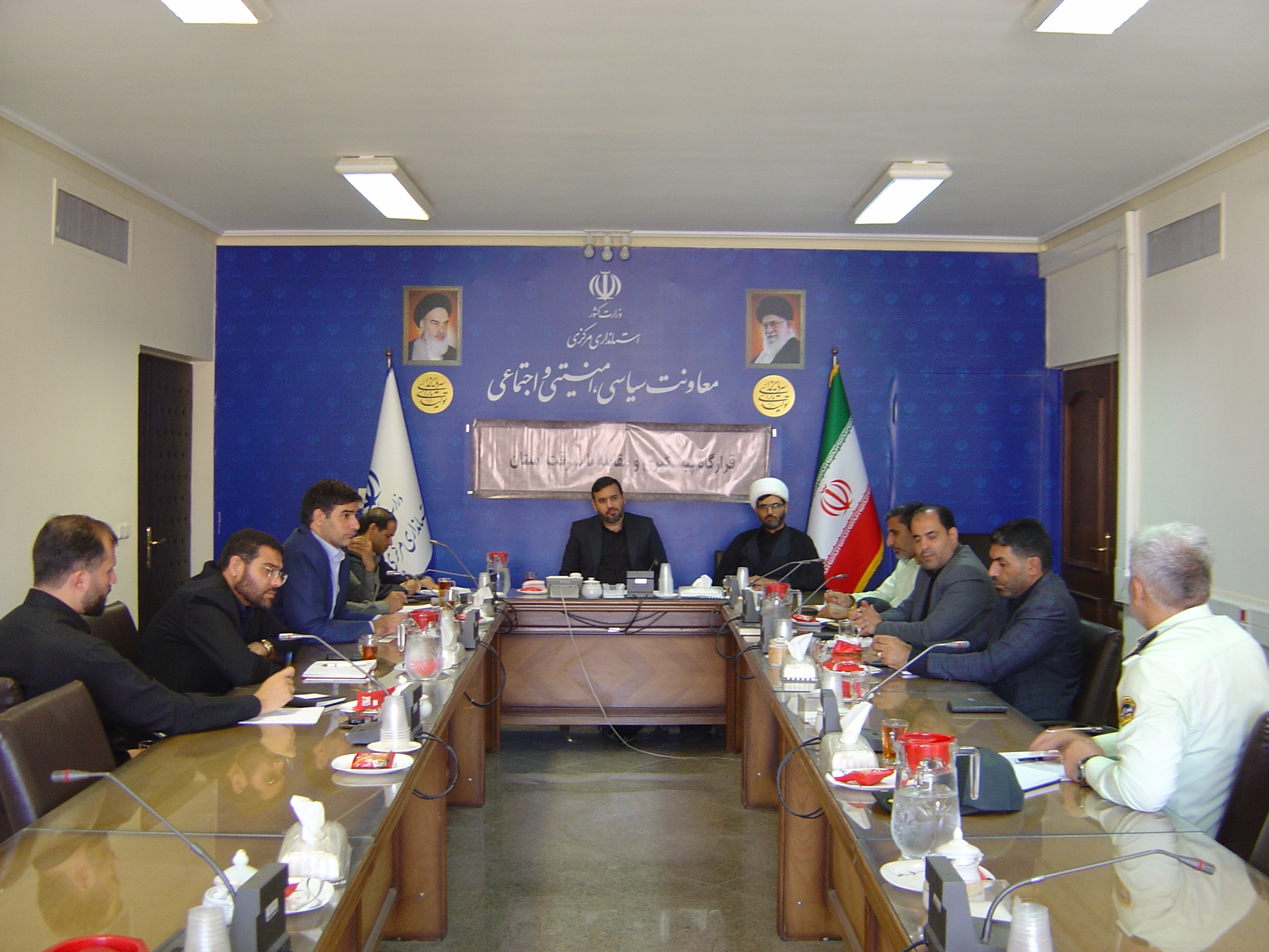 جلسه کمیسیون پیشگیری و مقابله با سرقت استان مشترک با کمیته هماهنگی پیشگیری از سرقت دادگستری کل استان به ریاست آقای برنج زاده مدیرکل امنیتی و انتظامی استان