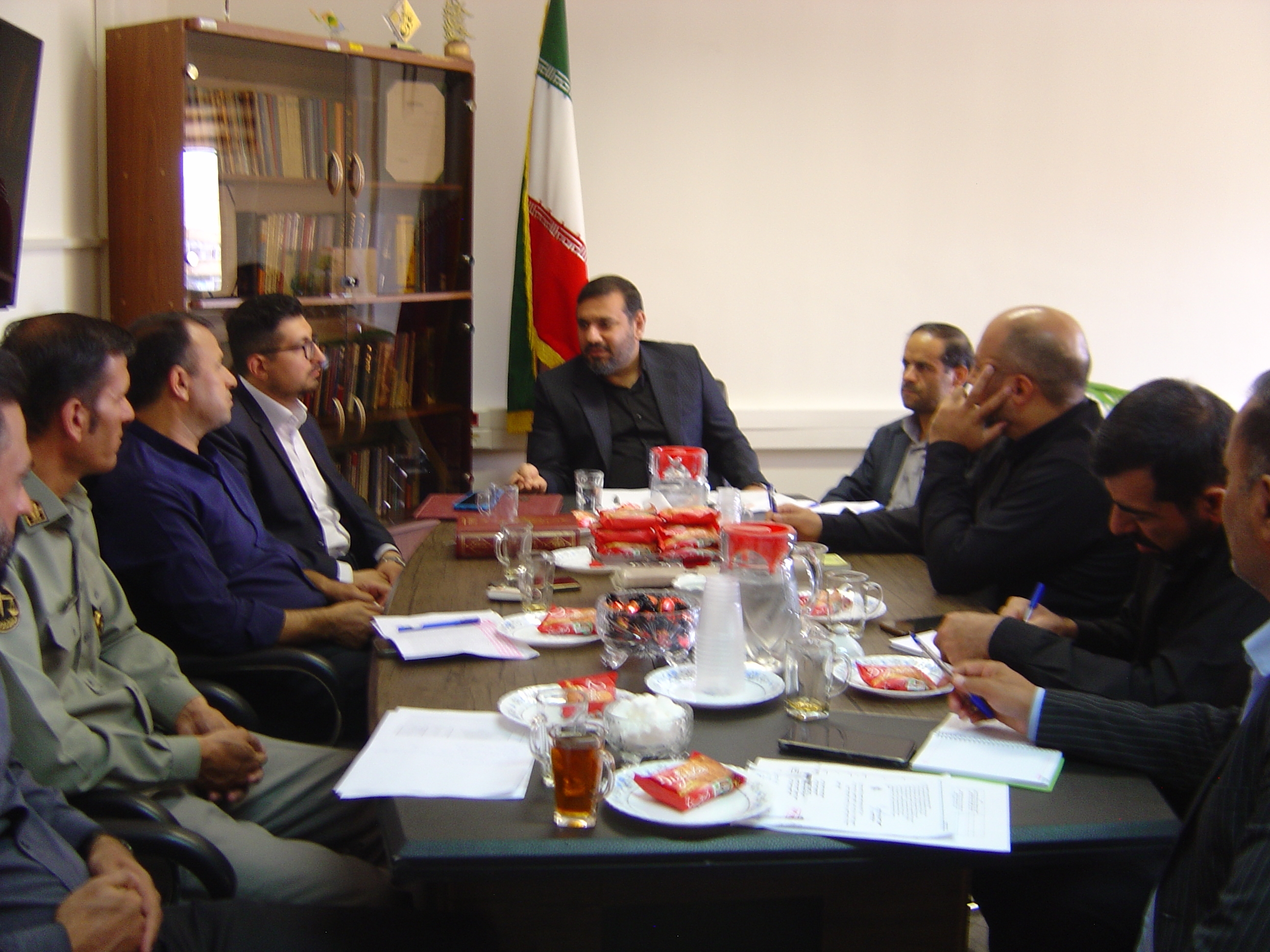 کمیسیون نظارت بر خلع سلاح و مهمات عیرمجاز مشترک با کمیسیون پیشگیری از کاربرد سلاح گرم در درگیری ها، اختلافات و مراسمات به ریاست آقای برنج زاده مدیرکل امنیتی و انتظامی تشکیل شد.